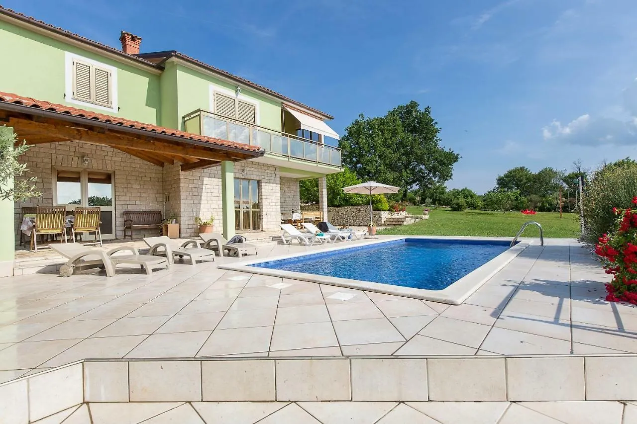 Apartments Cekada Labin  Chorvatsko