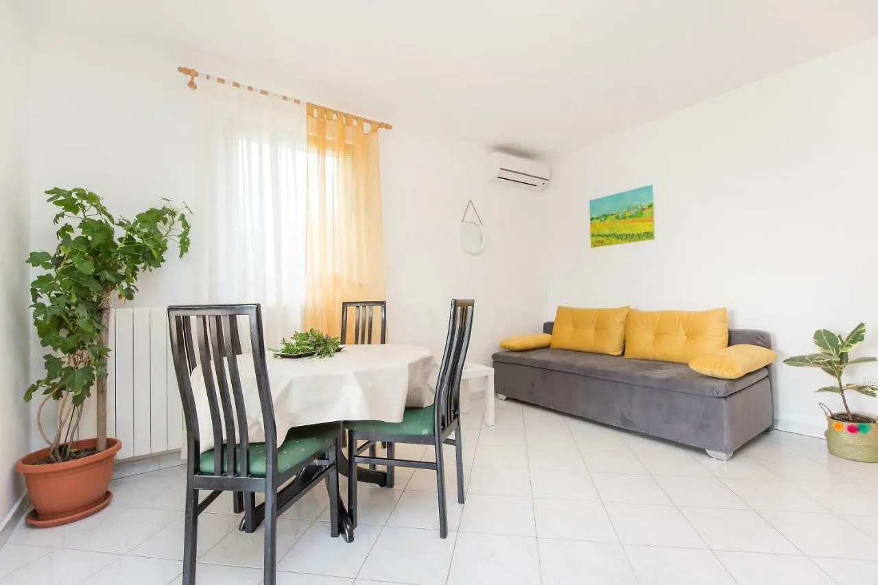Apartments Cekada Labin
